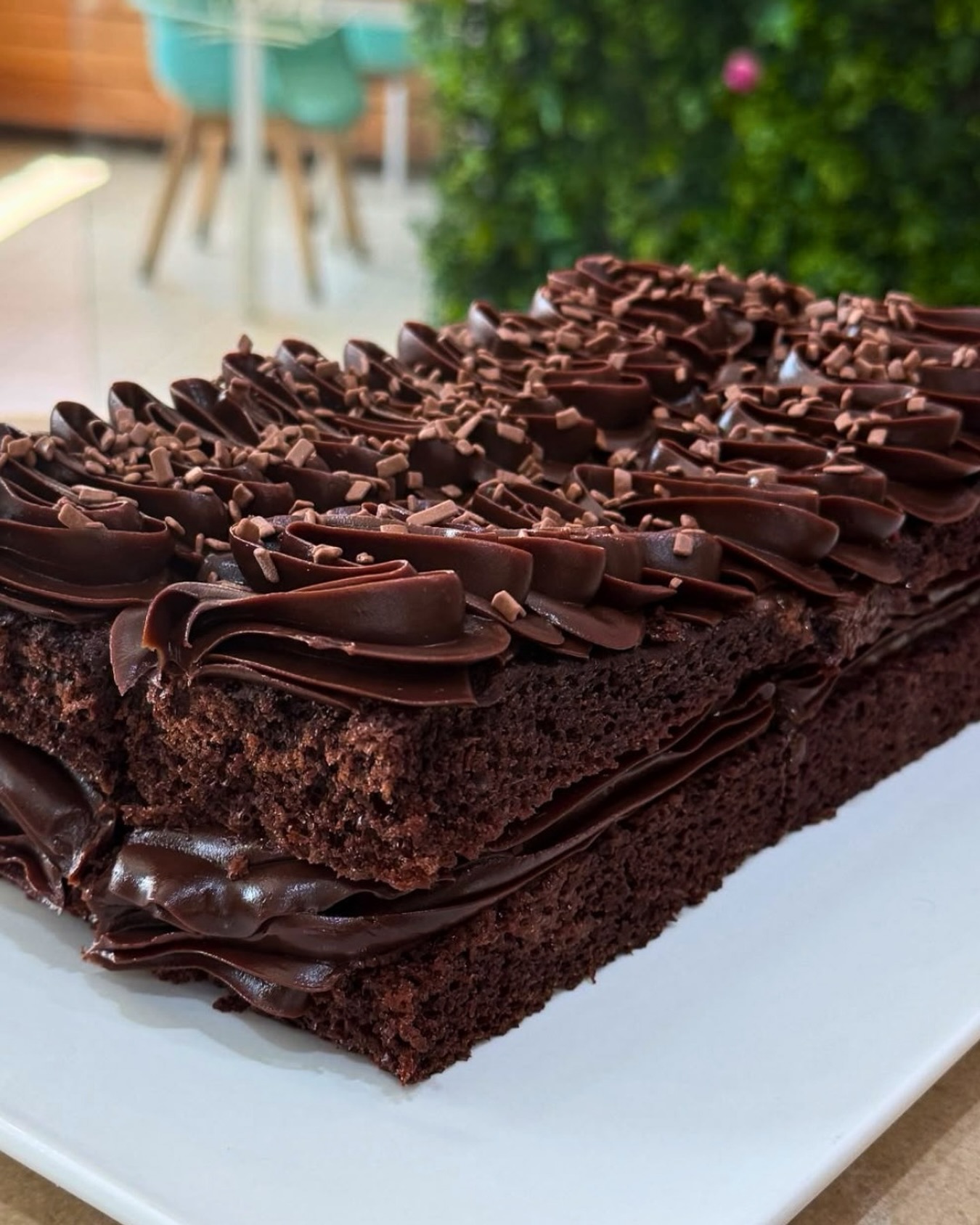 Bolo de chocolate com cobertura